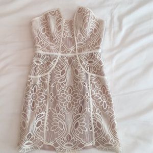 Lovers + Friends strapless dress❣️